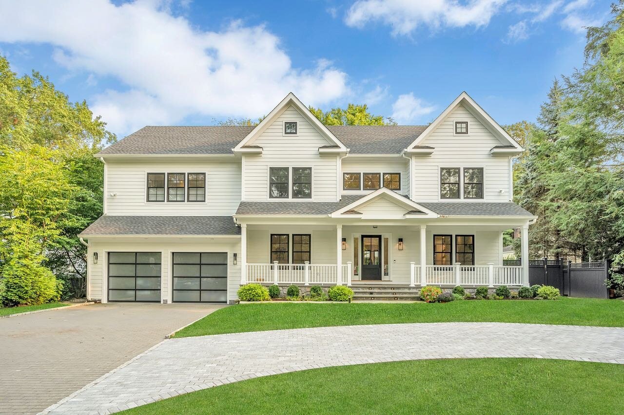 So nice we had to post it twice... check out 132lockwood.metaliosgroupstories.com to see our digital storybook, or link in bio for more detail! 

JUST LISTED! ✨ swipe to see this stunning new home for sale &mdash; 132 Lockwood Rd, in Riverside CT. 

