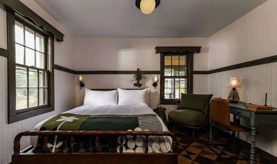 Hemlock-Neversink-Accommodations-Catskills-Retreat-Rooms-12-12-2025_09_05_PM.png