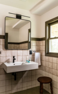 Hemlock-Neversink-Accommodations-Catskills-Retreat-Rooms-12-12-2025_09_06_PM (2).png