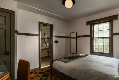 Hemlock-Neversink-Accommodations-Catskills-Retreat-Rooms-12-12-2025_09_06_PM.png