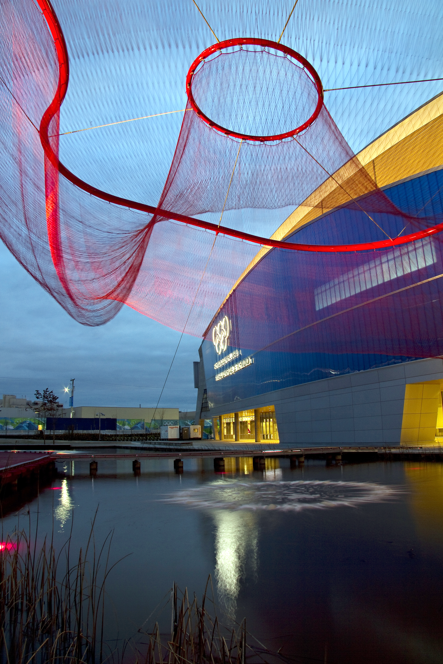Water Sky Garden, Richmond, B.C., Canada, 2009 — Janet Echelman