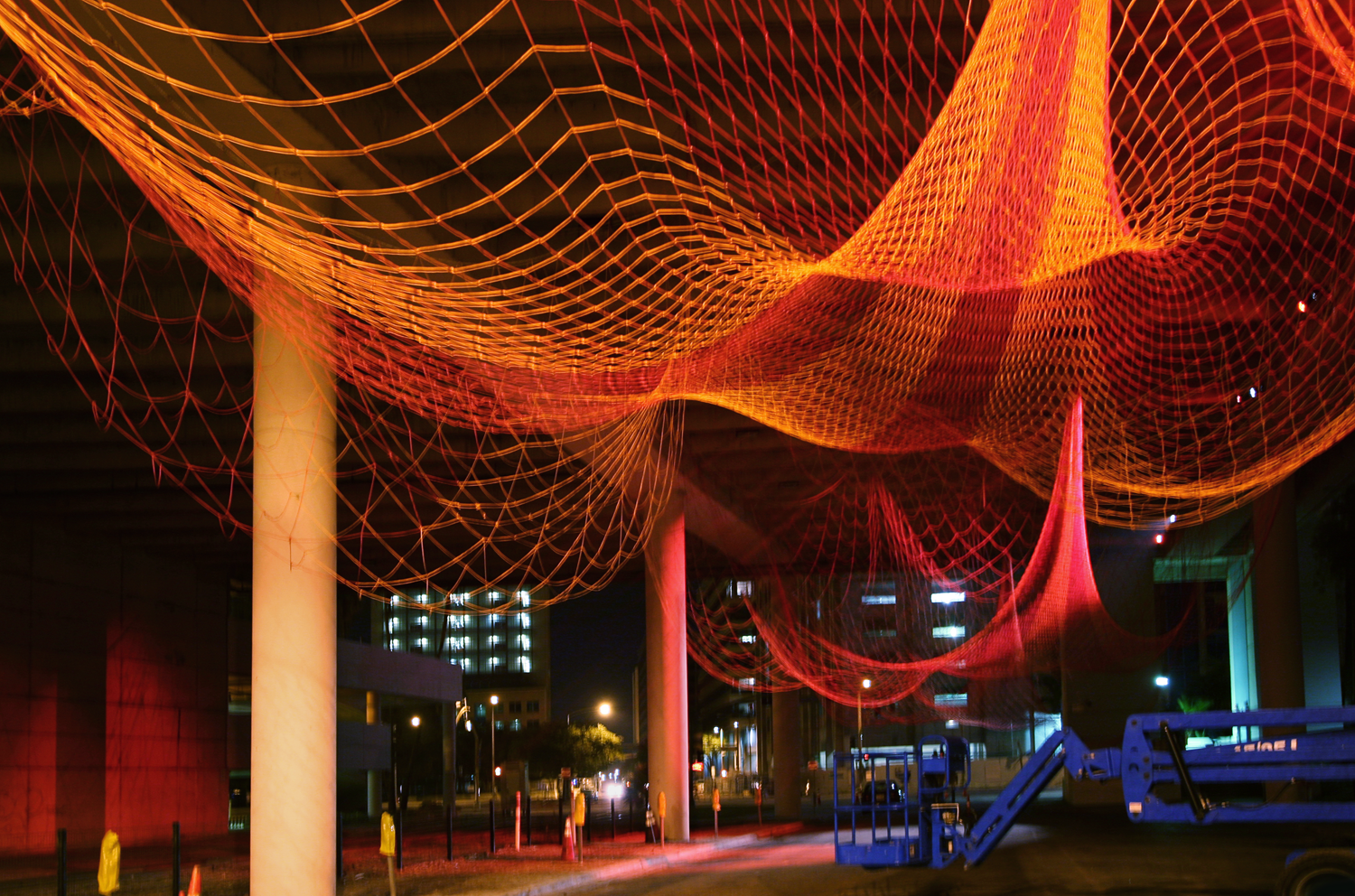 TAM_Echelman_PhotoJanetEchelman_5563_widelift_YYMGJH.png