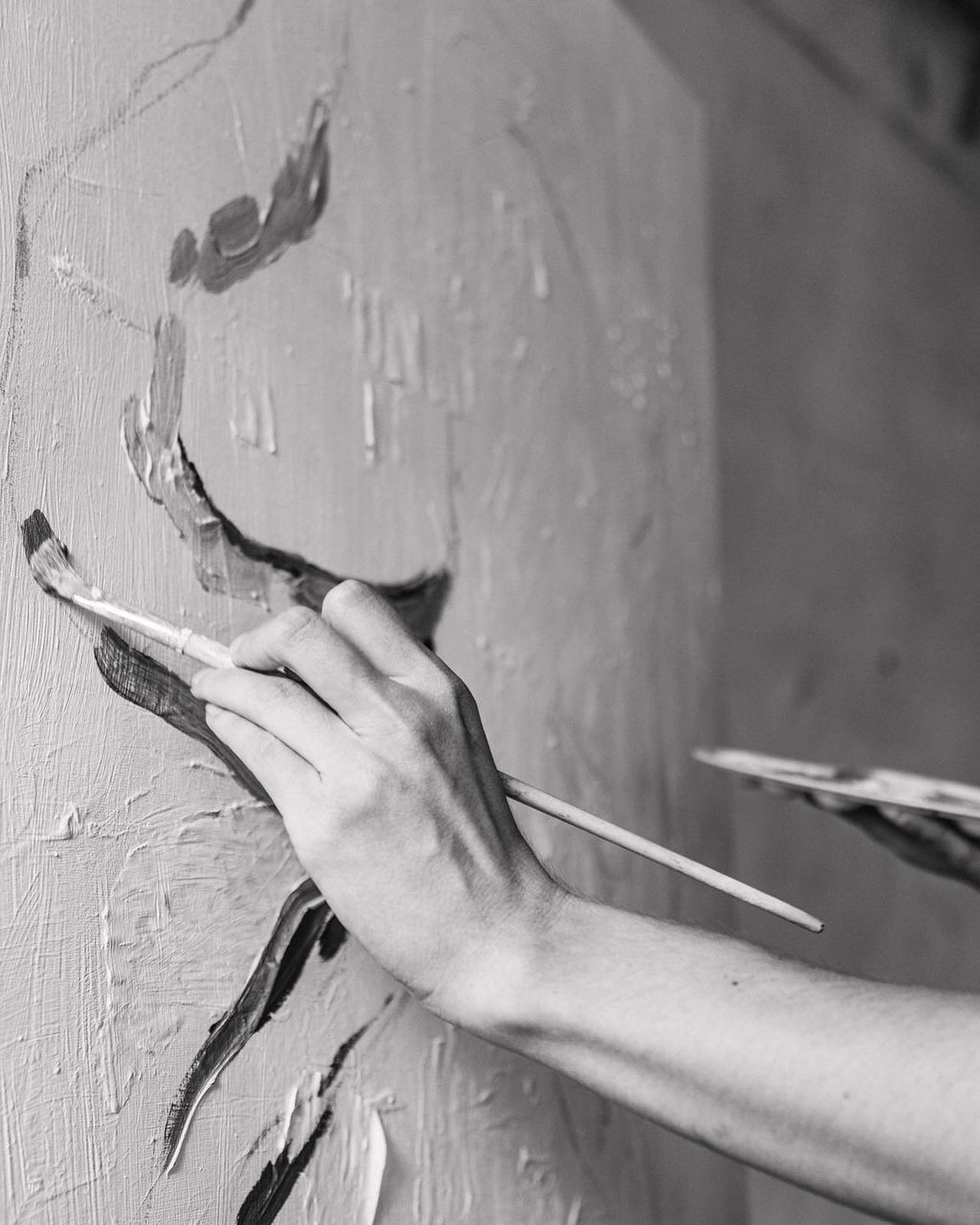 Back on Track &bull; es steht einiges an in den n&auml;chsten Wochen und ich freue mich schon total drauf. Viele super Projekte und Co., bald kann ich euch mehr verraten. 
Sch&ouml;nen Ostermontag w&uuml;nsch ich euch 🌷
&mdash;
Photo by @vmv.photos 