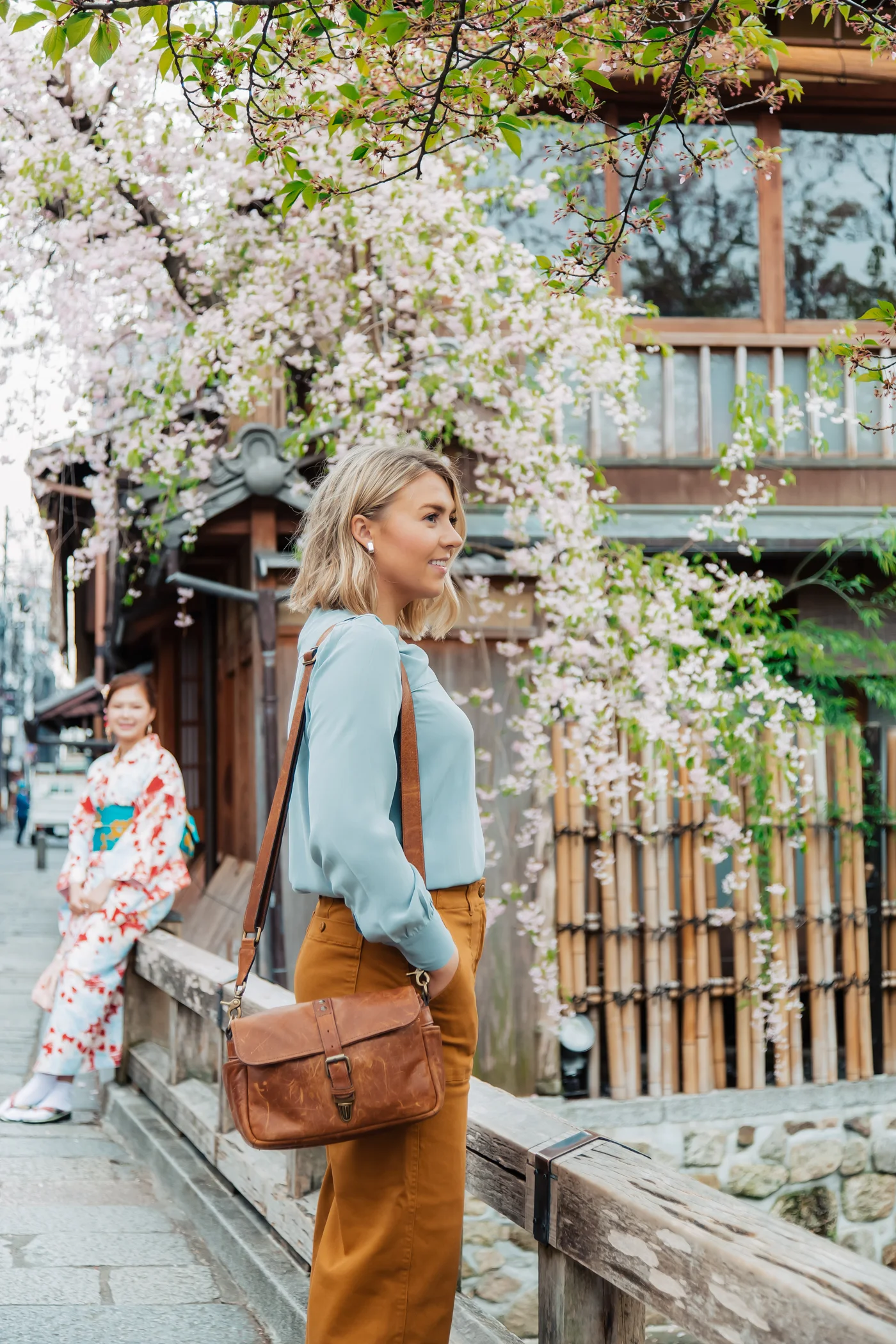 Walking through Gion / Bag: ONA Bowery / Pants: Everlane