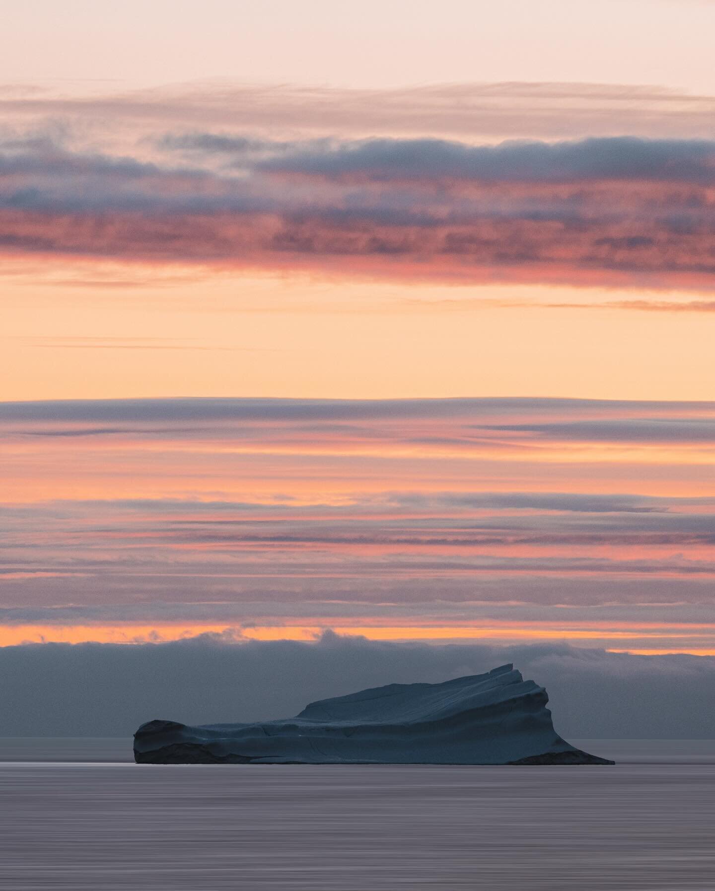 Colors of the arctic during blue hour ✨ 🌊 ⁣
⁣
#travelphotography #naturephotography #greenland #womenphotographers