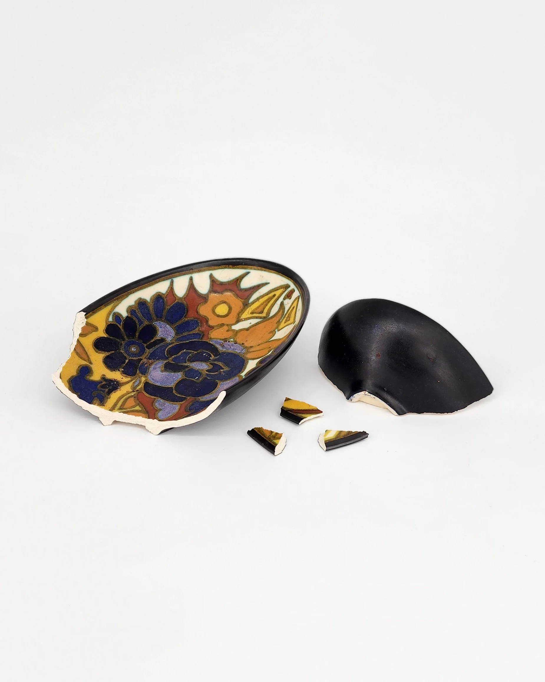 82299 Plette Plateelbakkerij Zuid Holland Art Deco Bowl in Loman Design BEF.jpg