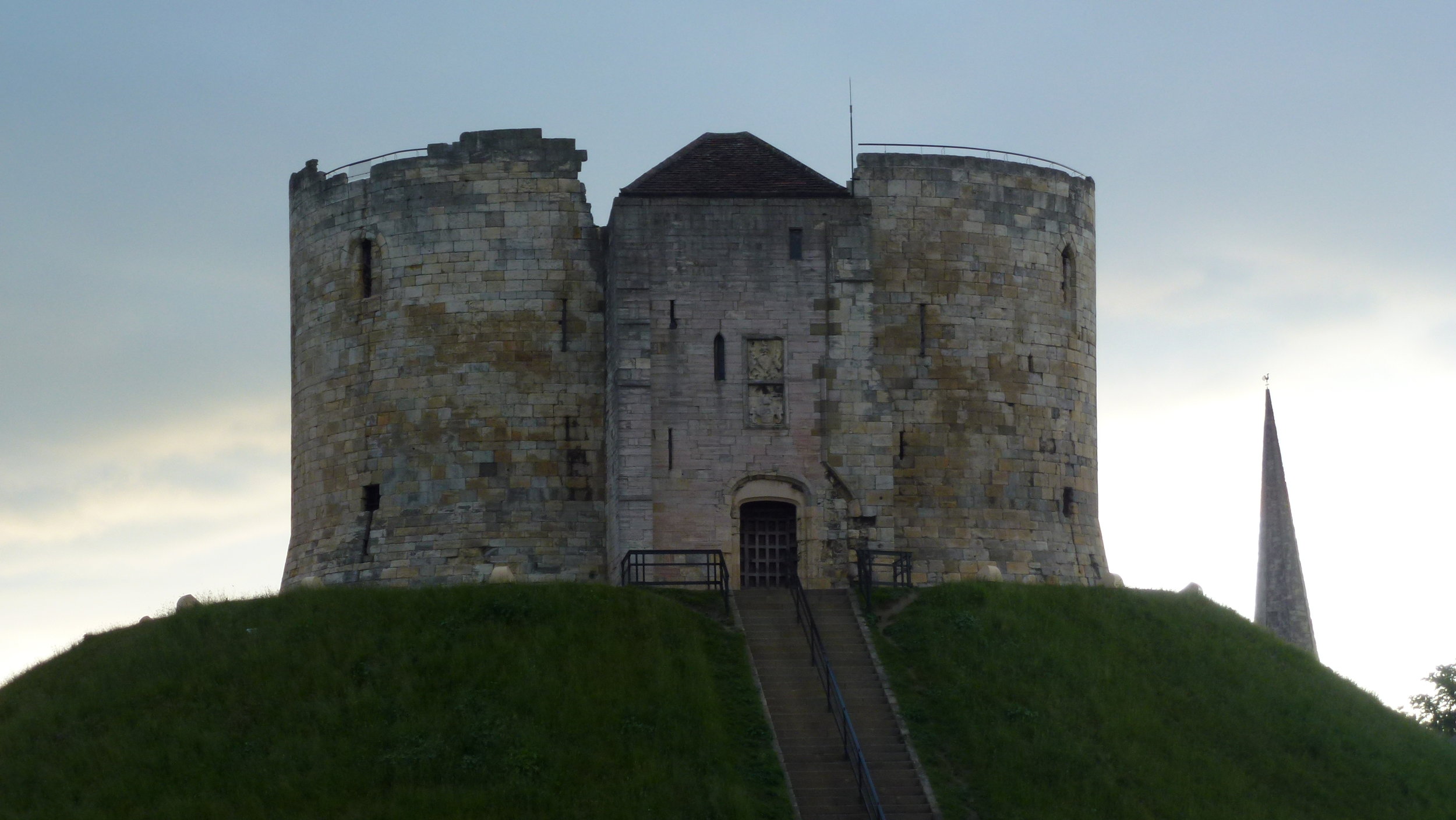 Cliffords Tower.JPG