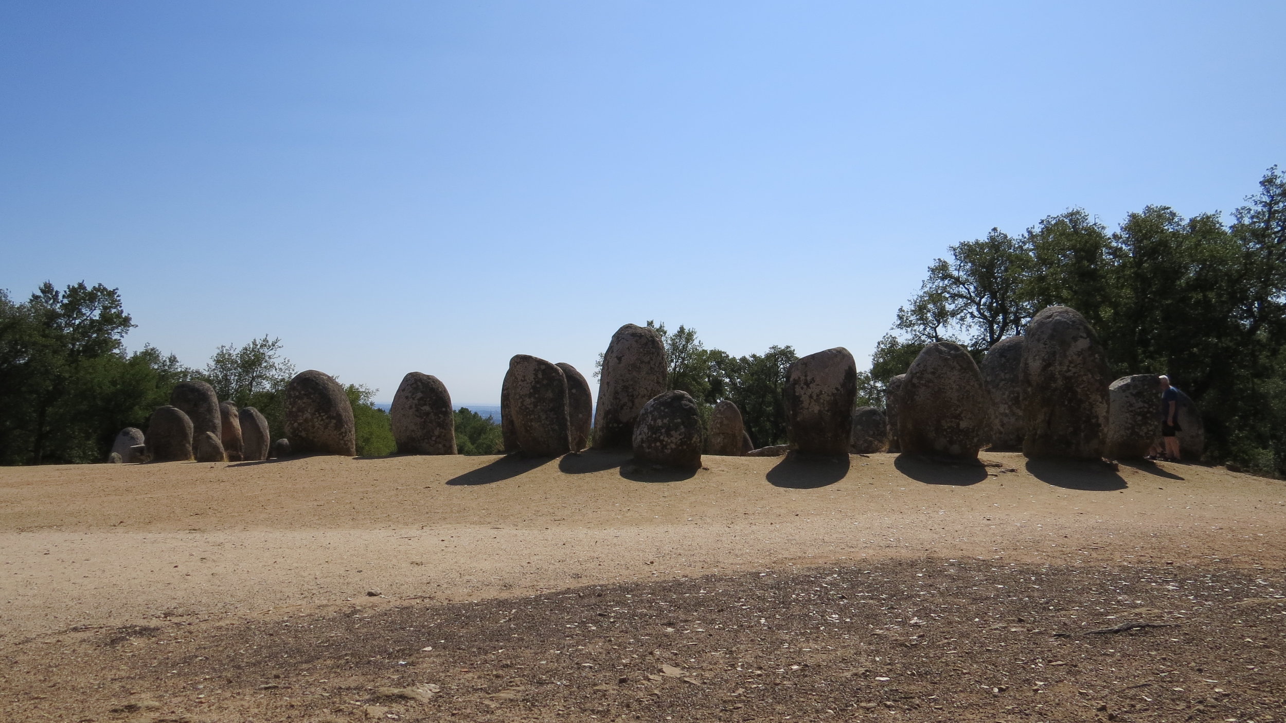 Evora - standing rocks (19).JPG