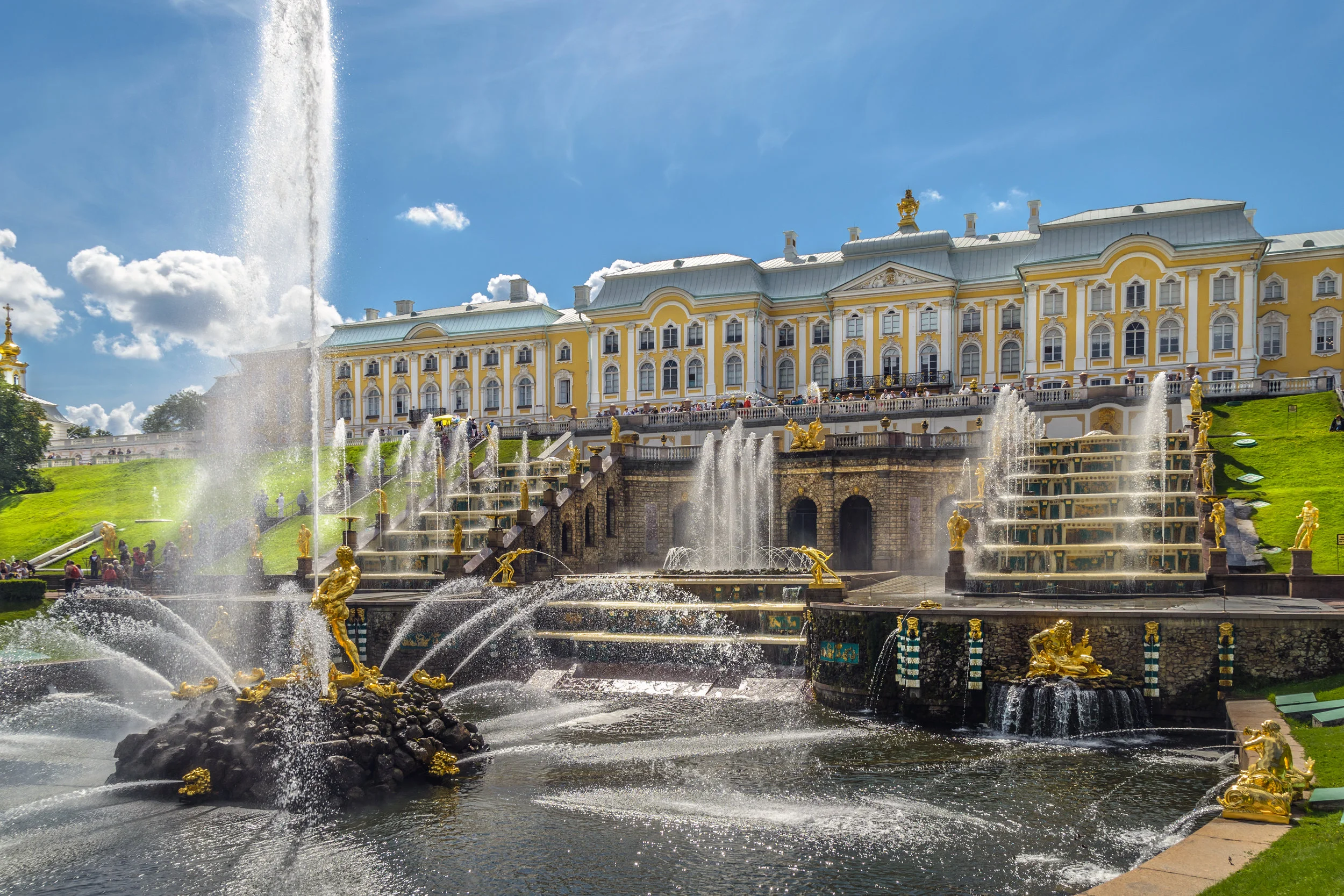 Grand_Cascade_in_Peterhof_01.jpg