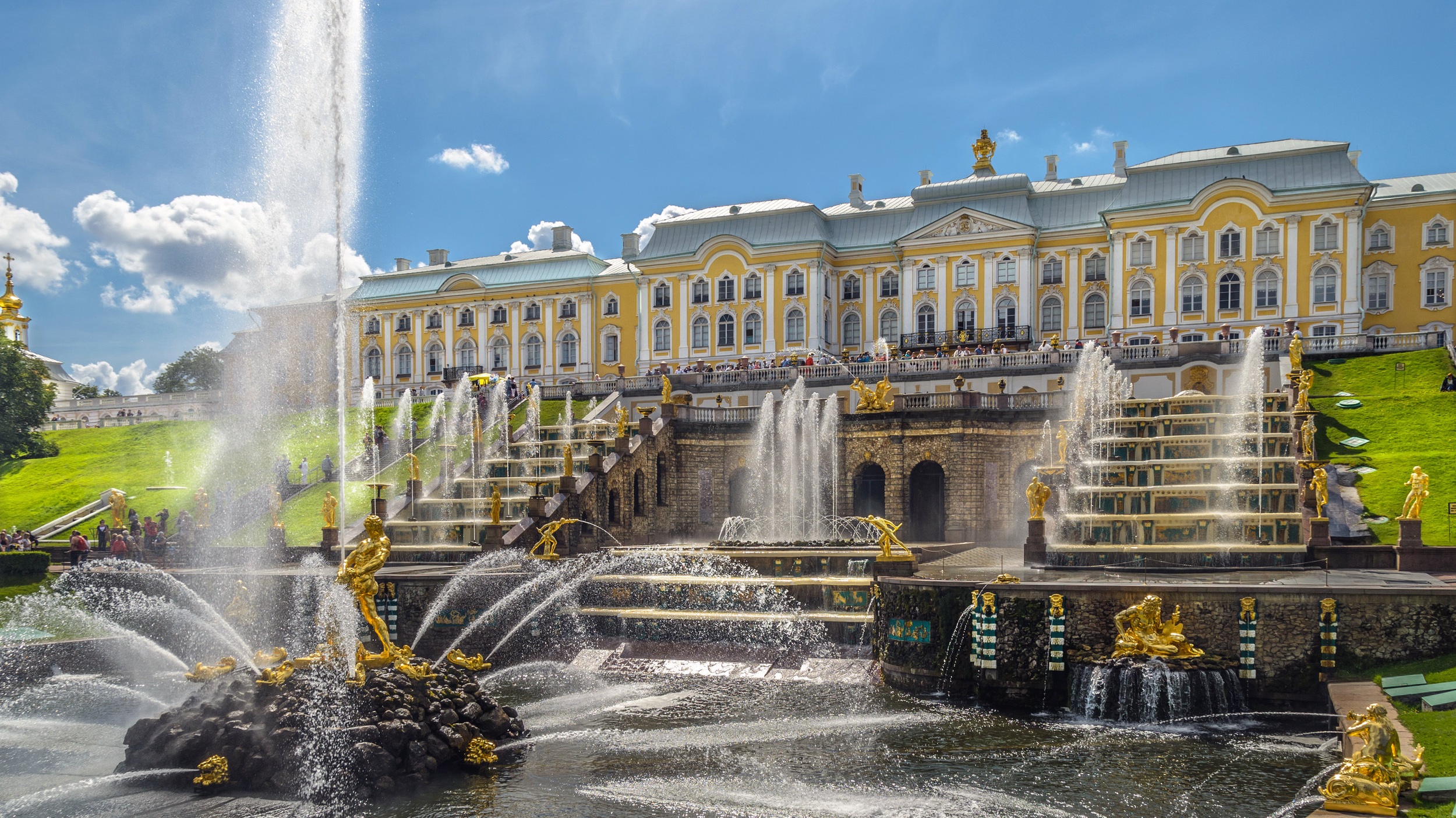 Grand_Cascade_in_Peterhof_01.jpg