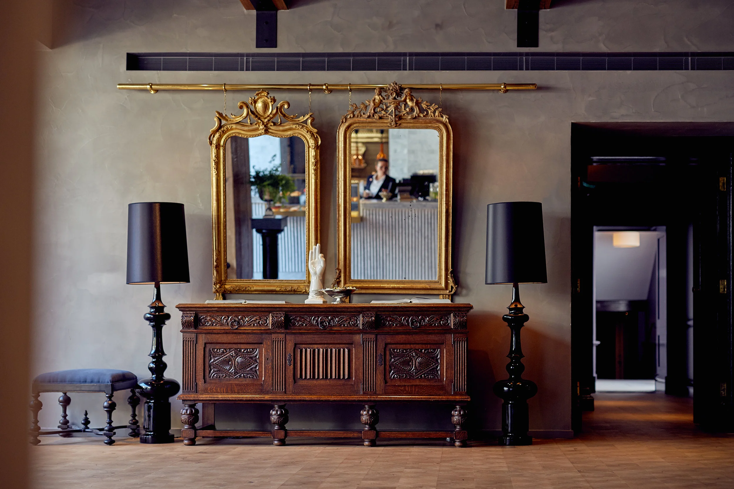 Lobby - Detail.jpg