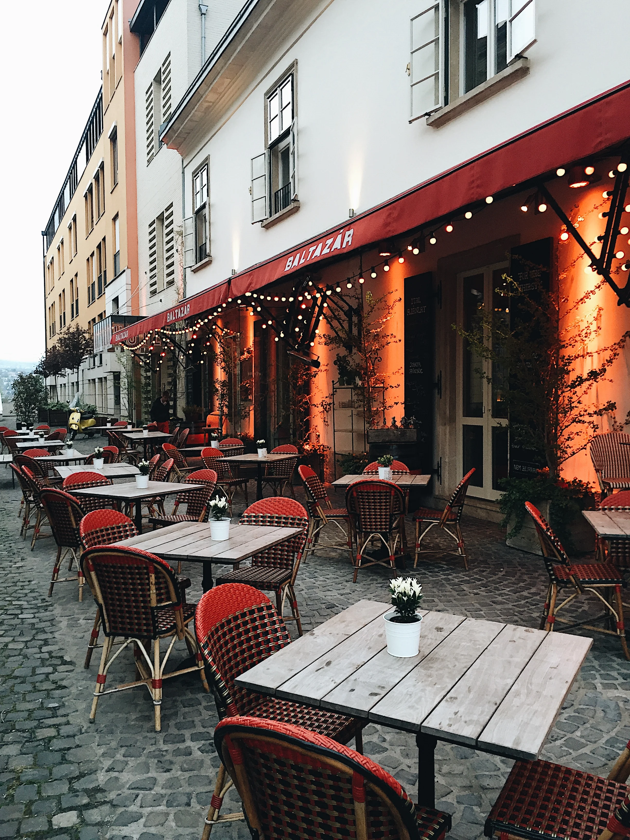 Photography by Irina Peicu, “Fall in love with Budapest” travel guide