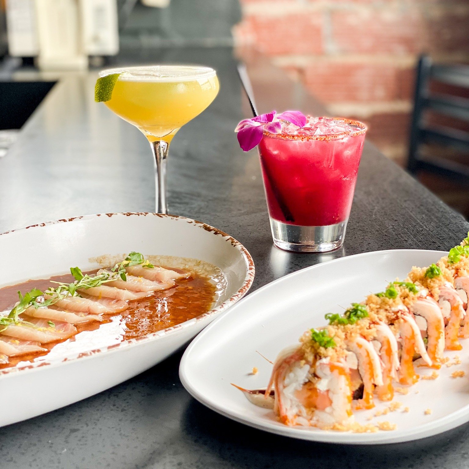 Weekly drop is live! Enjoy the rays after the rain on our patio or indoor dining room. 

📸 here are...

🛸 UFO Roll: crab cake, cream cheese, jalape&ntilde;o, and smoked salmon rolled in masago. topped with crab stick, lemon-lime aioli, eel sauce, s