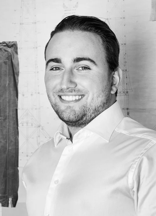 Tarik Byggnadskonstruktör Specialitet : Allmänkonstruktion, handläggande konstruktör, uppdragsansvarig för mindre projekt Projekt: Sky City One , Stomme , Skräddaren , SXPO , Patriam , Södersjukhuset 72 , Stocksund , Tollare Strand , NK Parkaden