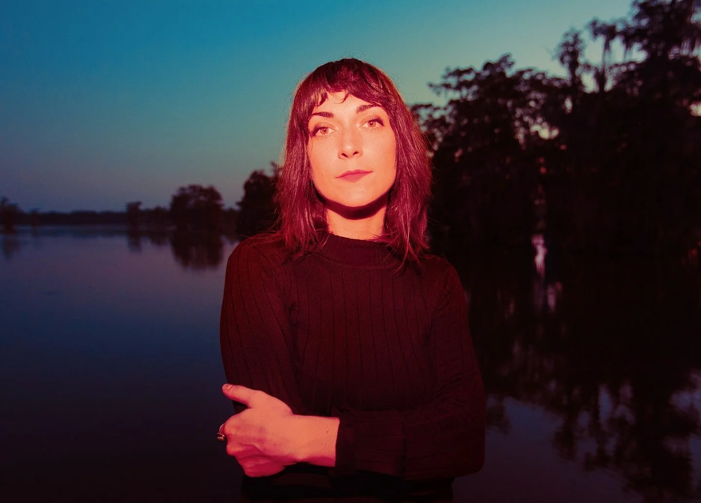 &bull; @juliekodell was the first musician who asked me to photograph them in the swamp back in 2019, for the cover of her debut record &lsquo;autumn eve&rsquo; - released late september of 2022 : I experimented with a borrowed flash + color fills, a