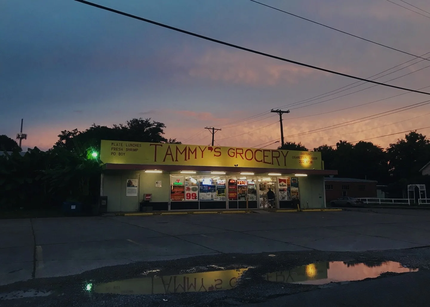 &bull; tammy&rsquo;s, 2020 : the freetown staple photographed when I lived a couple houses down

published in the latest issue of @thecurrentla + limited edition 5x7 prints available at @wildchildwineshop this saturday, 4-9pm