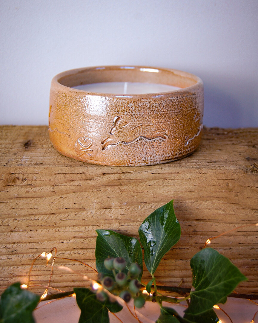 'Running Hares' bowl – candle filled