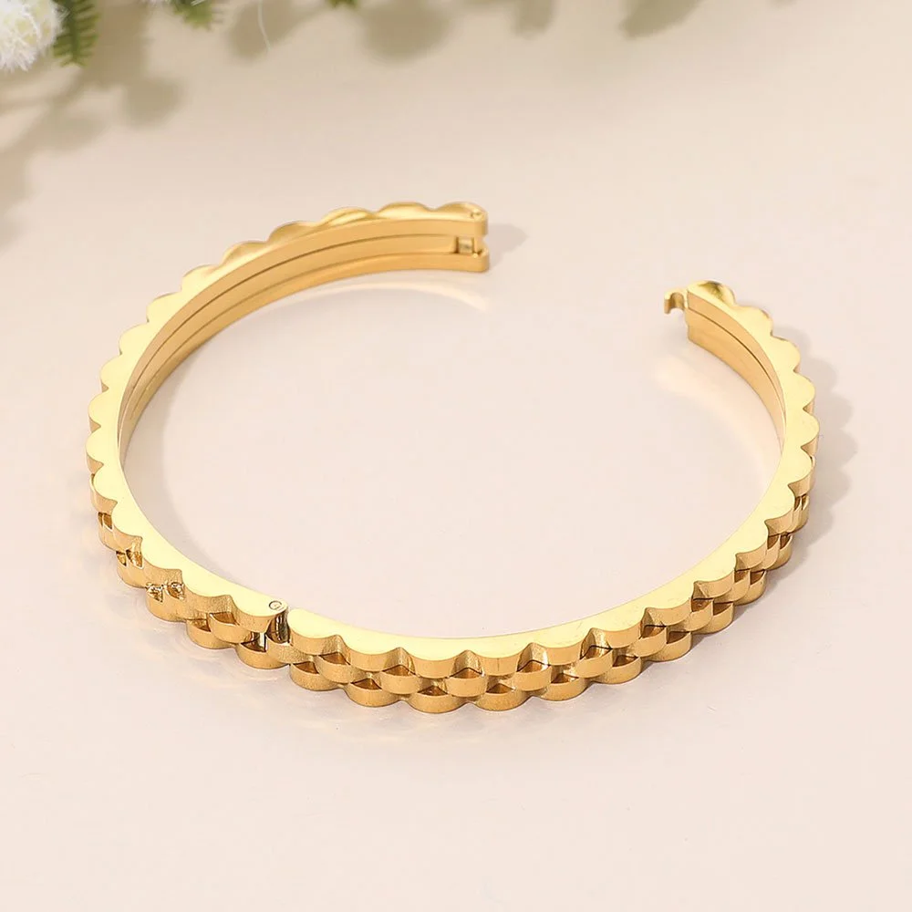 Gold Bracelet 2.jpg