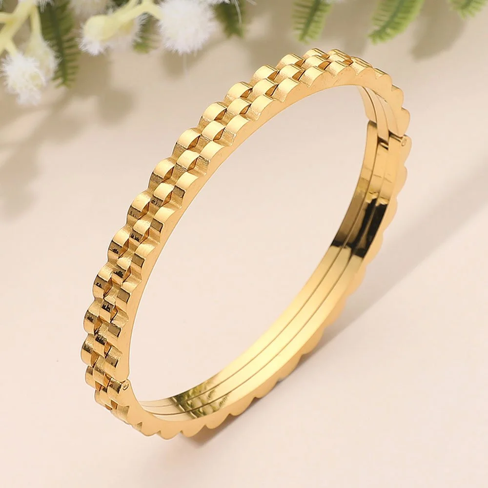Gold Bracelet 1.jpg
