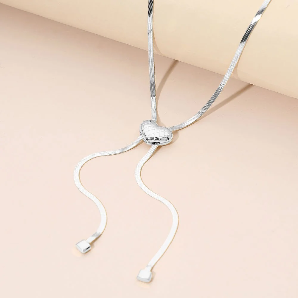 Silver necklace 1.jpg