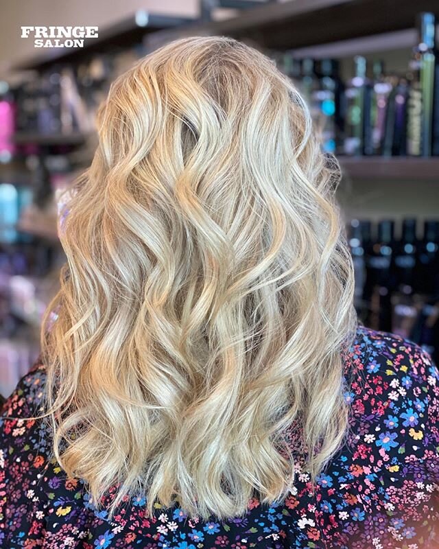 Textured. Blonde. // another bright beautiful blonde leaving fringe on the streets of Wichita! 😍😍 beautiful color and waves by our salon owner Jesi @jesilove12 &bull;
&bull;
&bull;
&bull;
#fringesalonwichita #wichitahair #wichitasalon #redken #redk