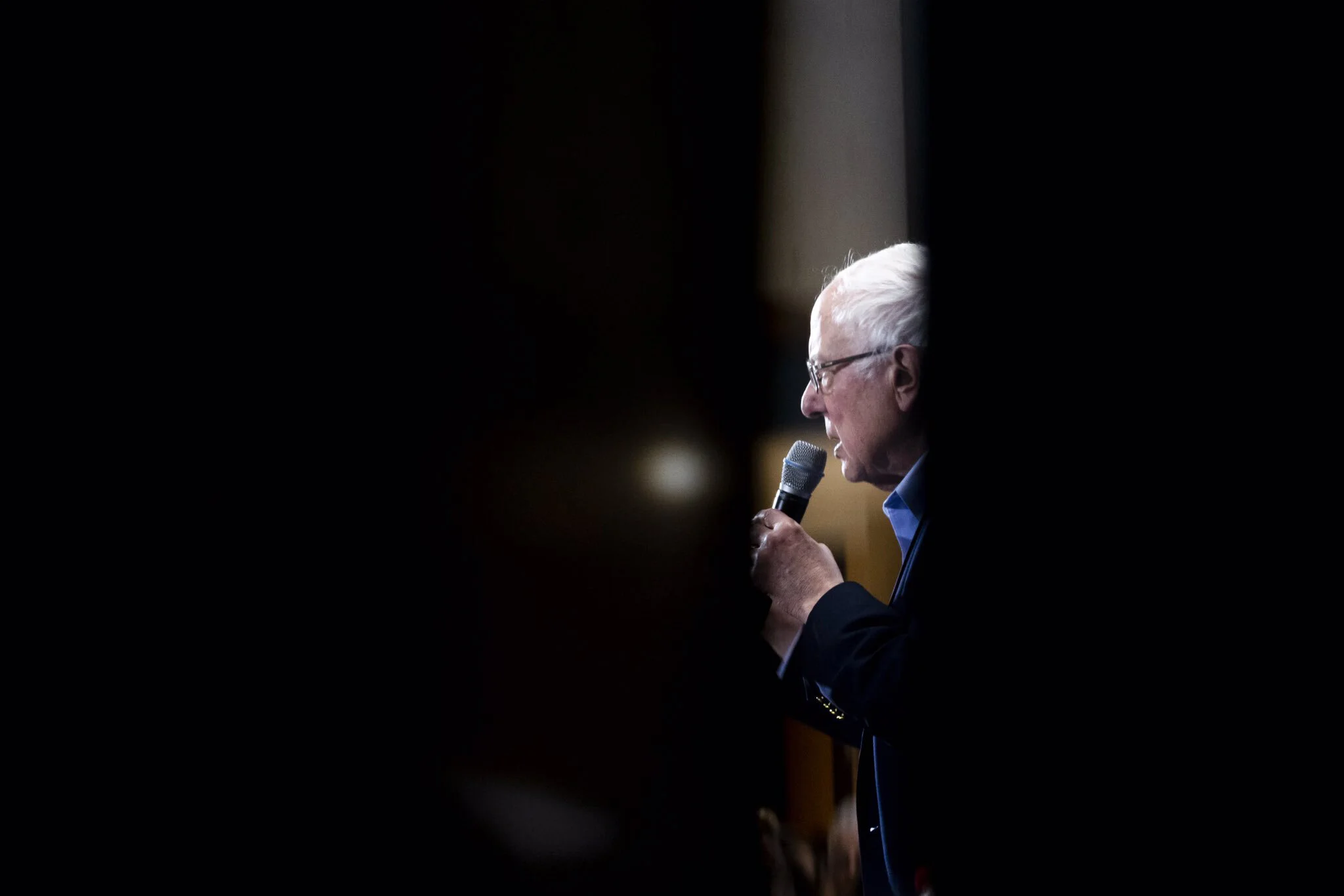  Democratic presidential candidate Sen. Bernie Sanders (I-Vt) speaks to a large crowd of supporters gathered at a Town Hall in Exeter, N.H. on January 18, 2020. 