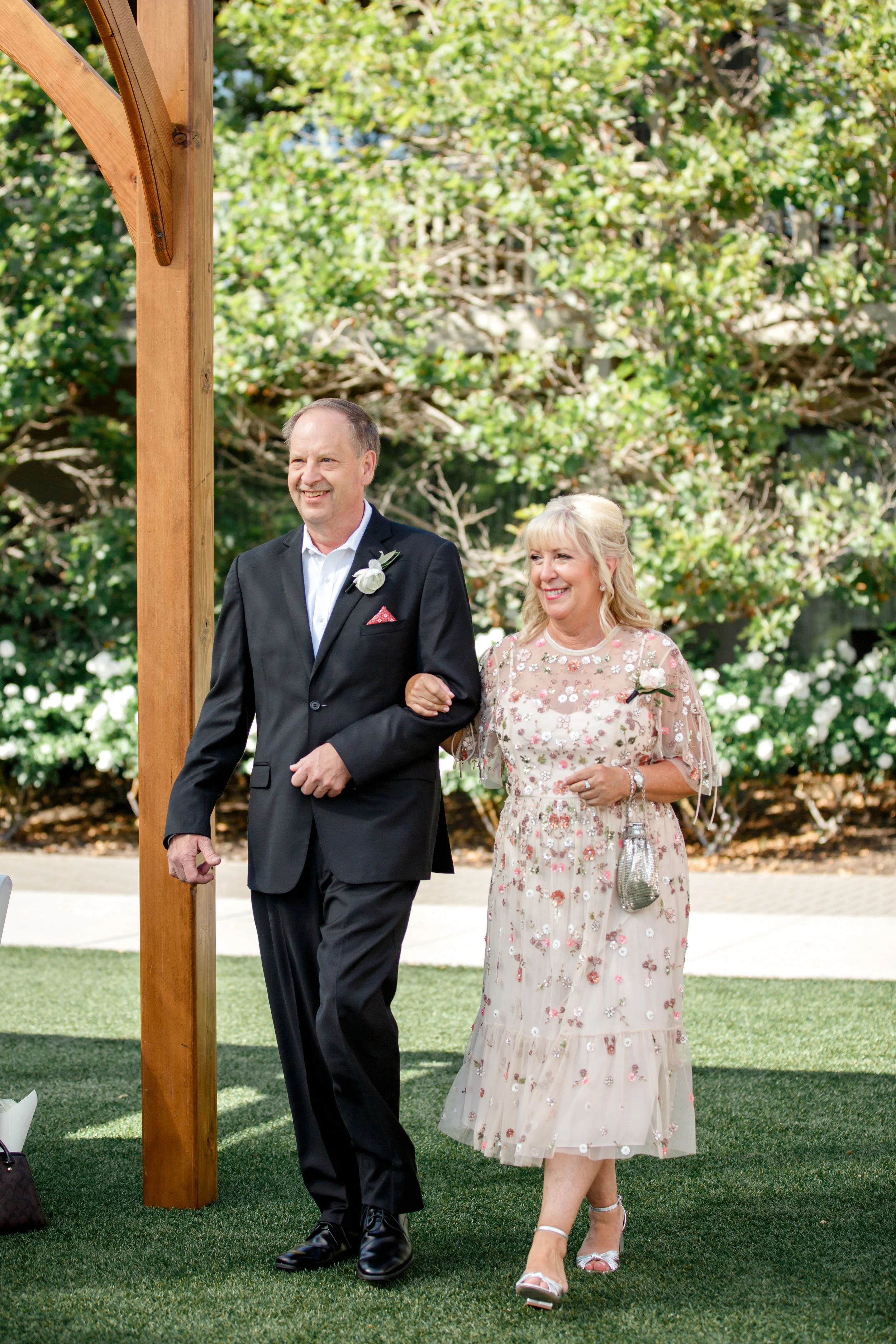  Robert’s father, Gordon, and mother, Sharon. 