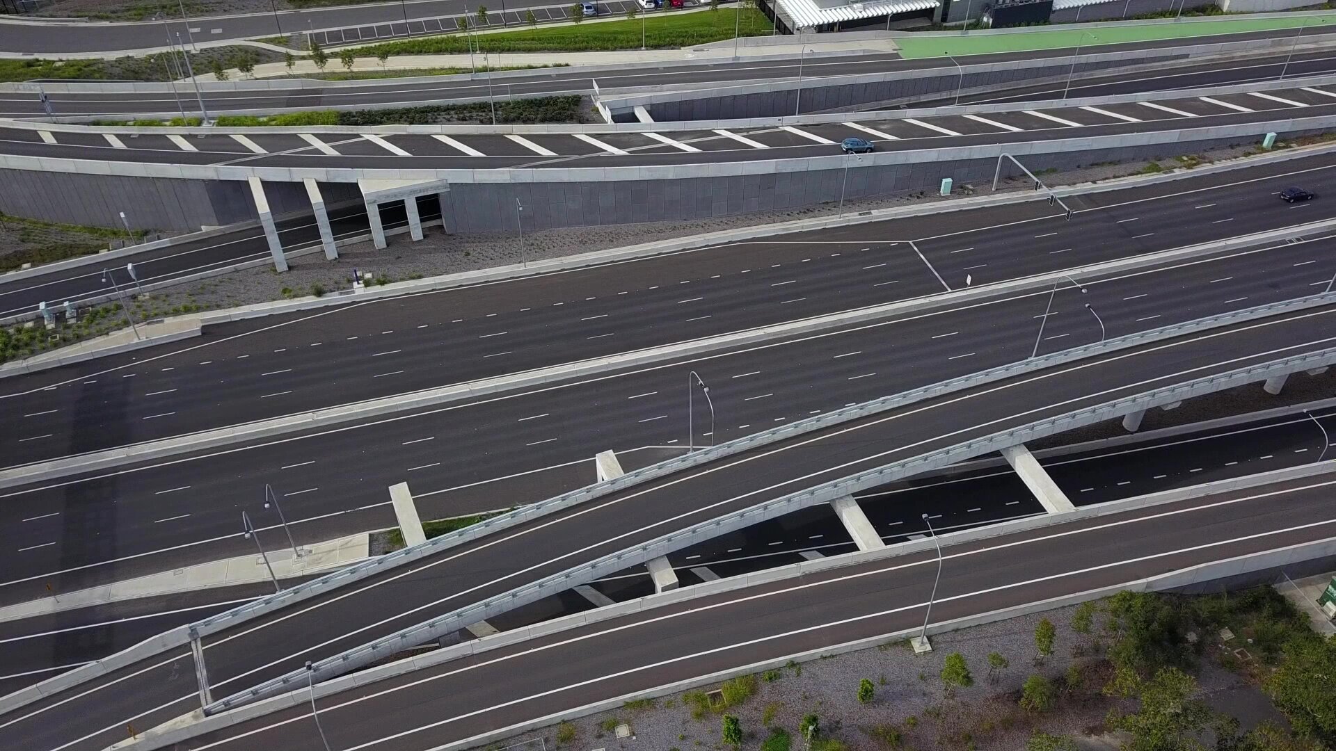 Empty Melbourne road.jpg