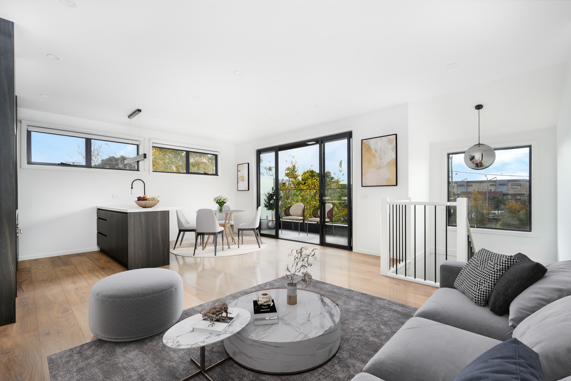 2_Barry st Bentleigh Unit 4 Wide Lounge with Balcony_.jpg