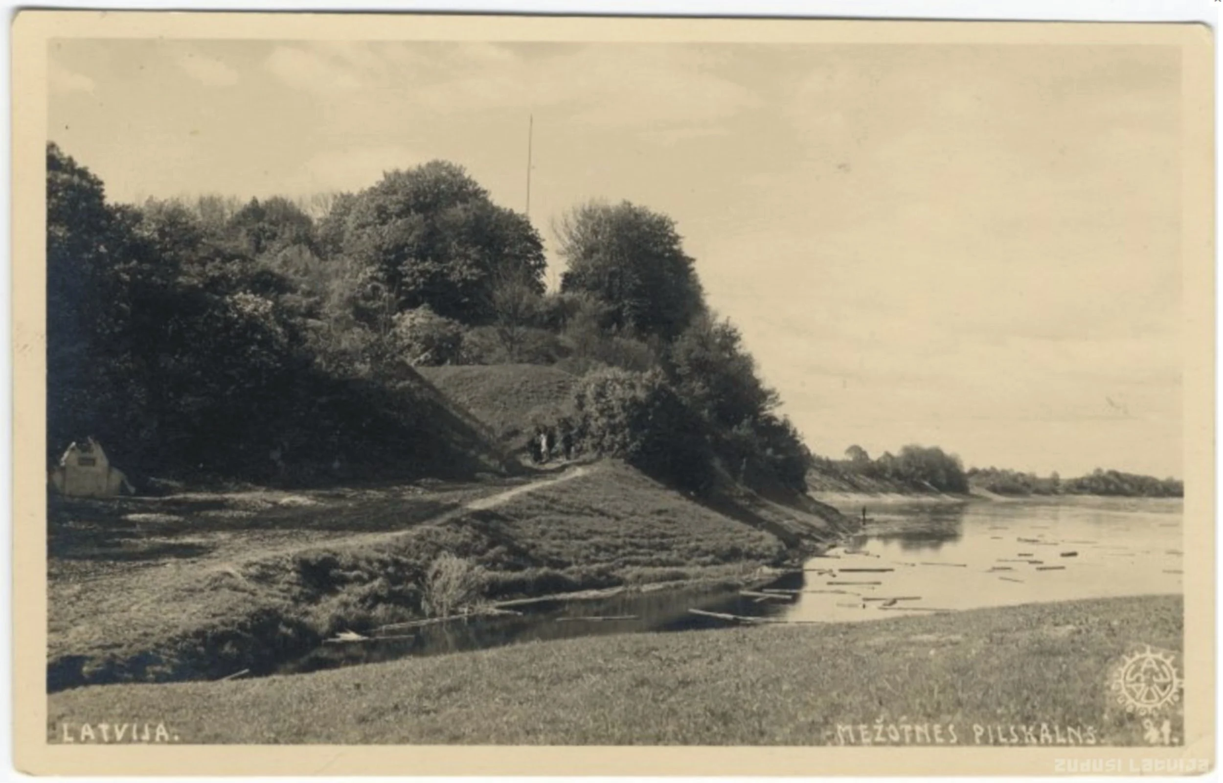 Par 2017. gada arheoloģijas pieminekli izsludināts Mežotnes pilskalns ar senpilsētu