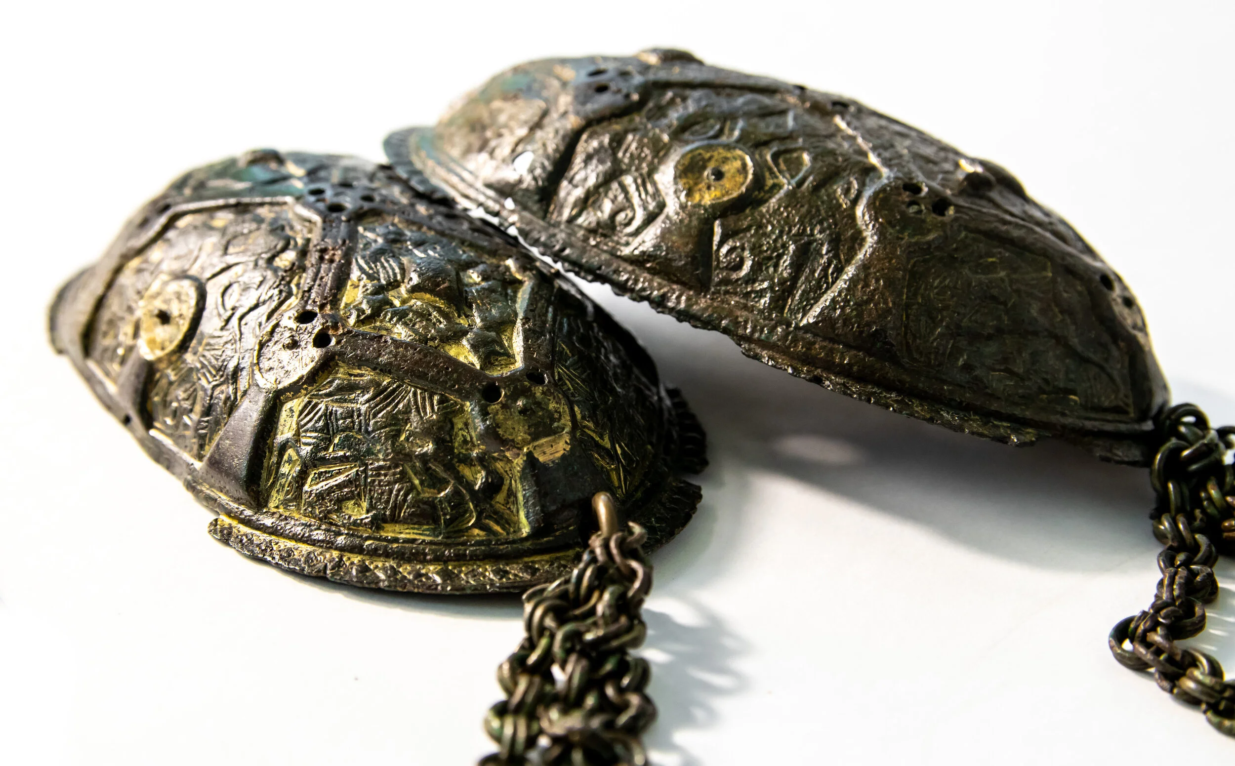 Krūšu važiņrota ar bruņurupučsaktām