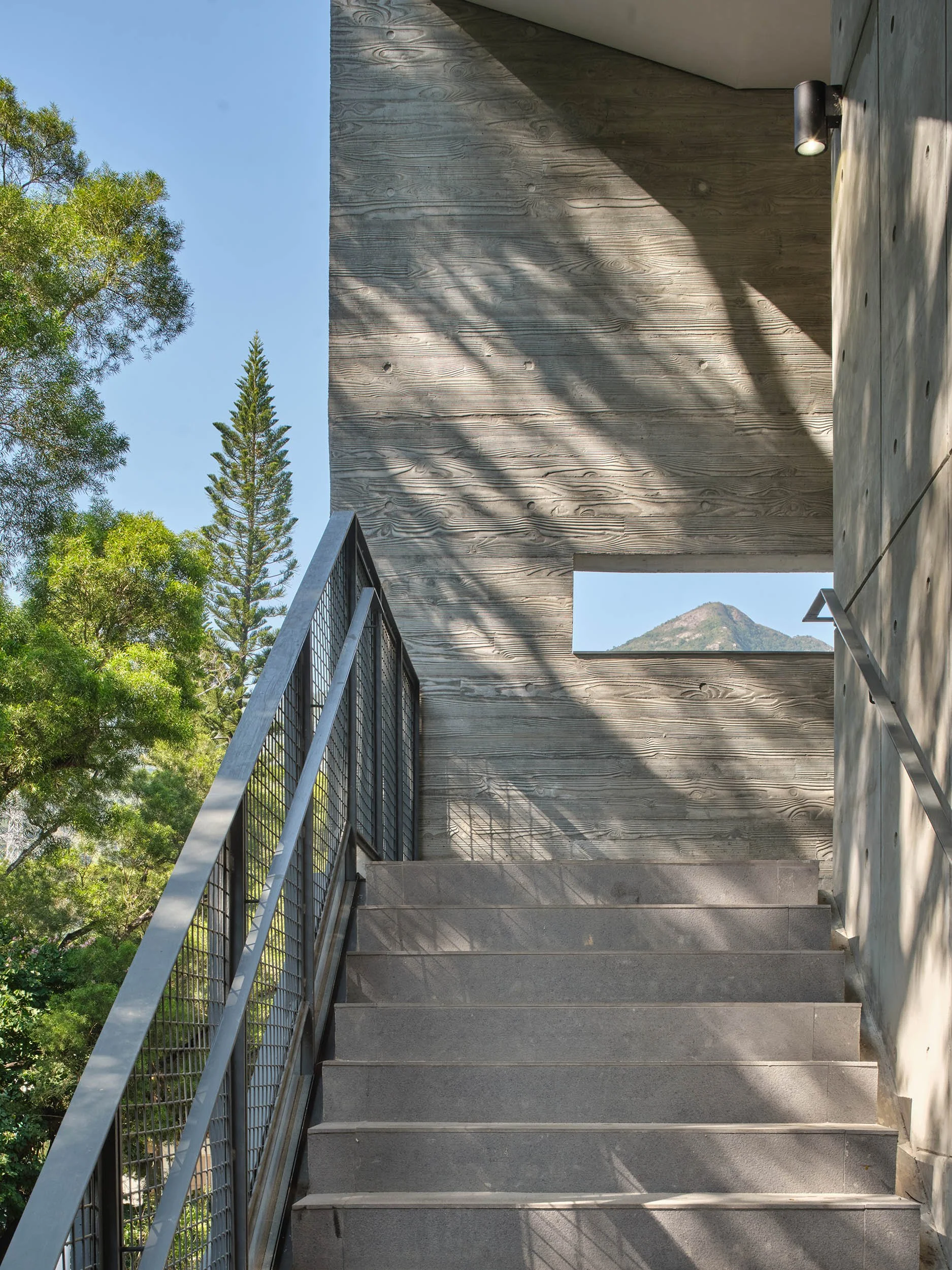   Fu Shan Public Mortuary  Tai Wai, Hong Kong  client:  TIMELOGUE  