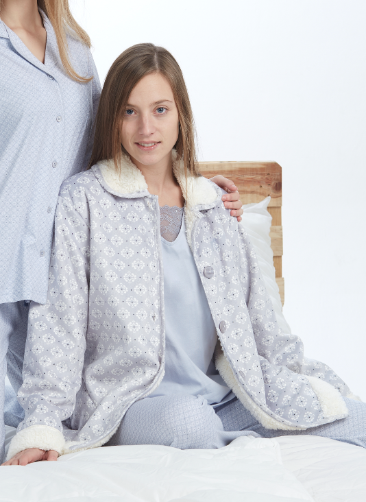 bata-pelo-borrego-invierno-mujer-pijamascue-pijama-rebajas-oferta — PIJAMAS  CUE