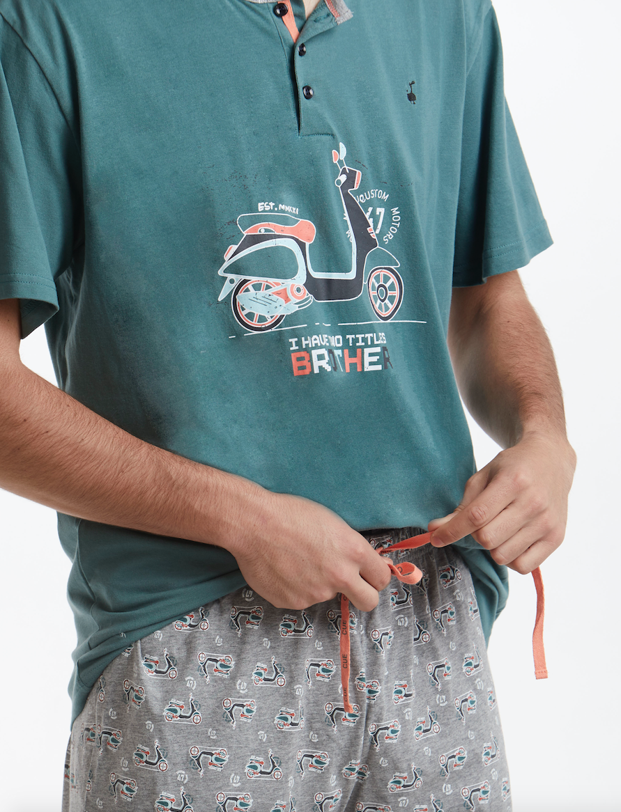 REBAJA · PIJAMA VERDE MOTO — PIJAMAS CUE