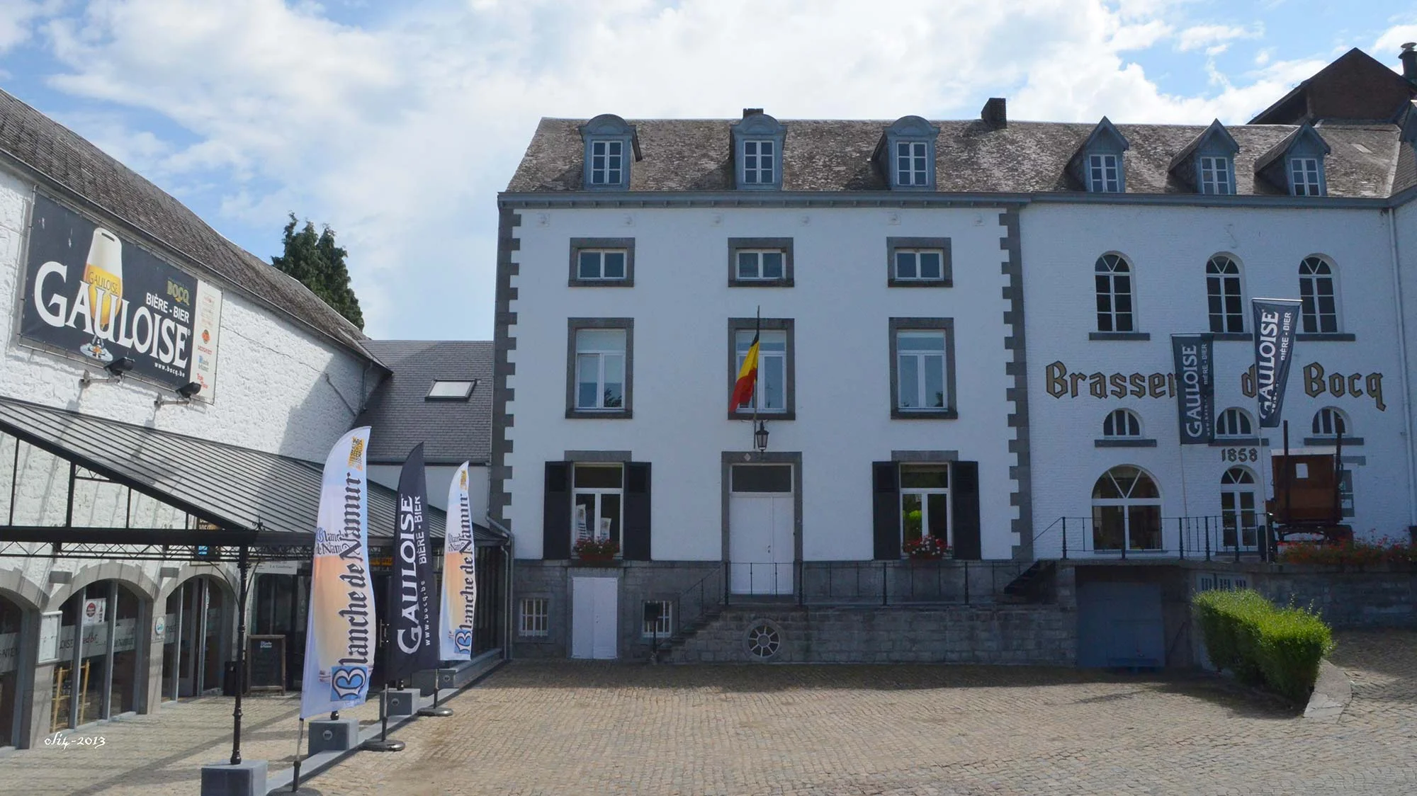 Brasserie Du Bocq courtyard