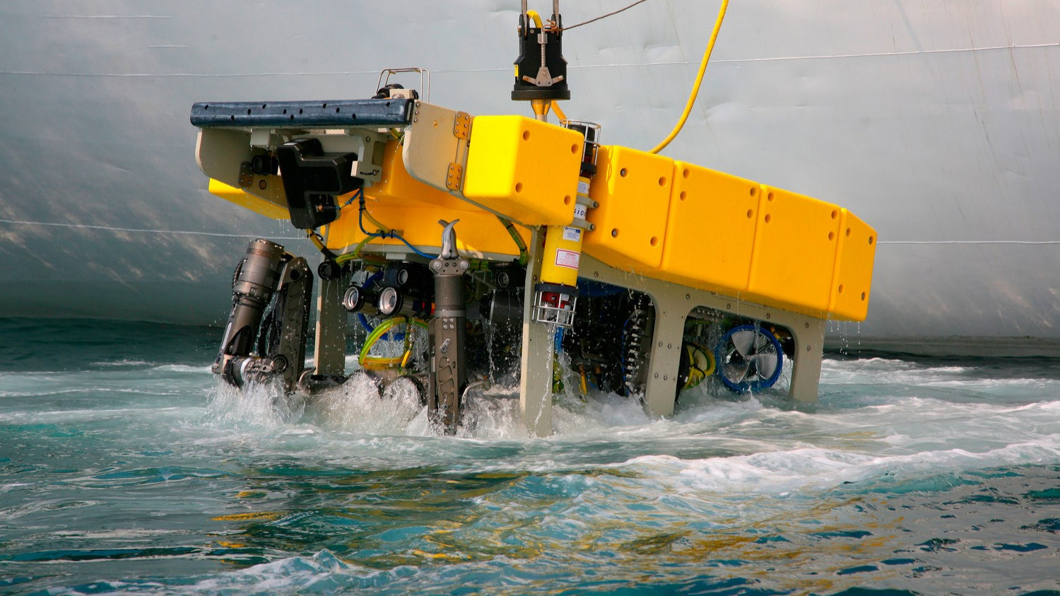 ROV+in+water.jpg