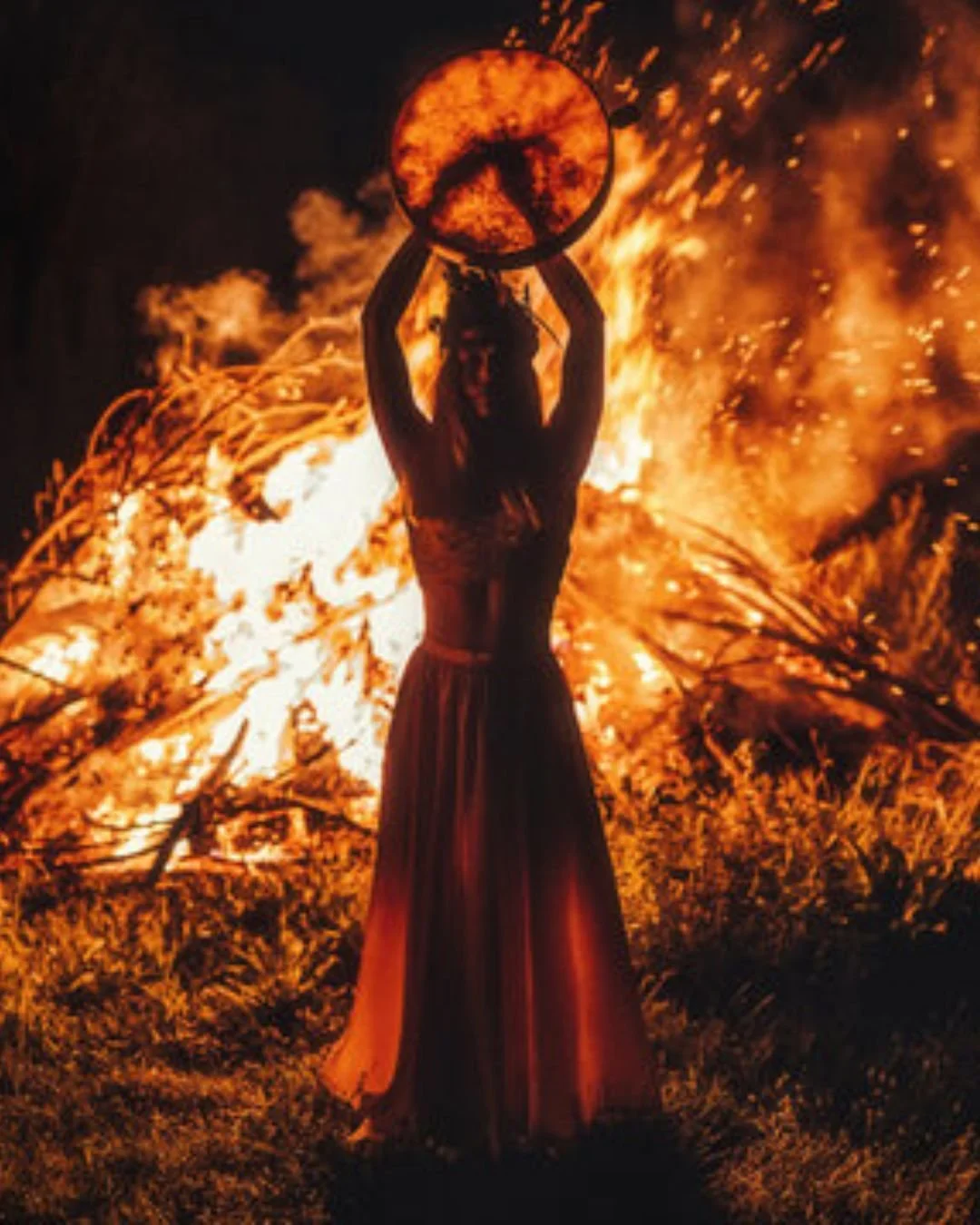 Did this image catch your attention? How? What did you sense in your body?

Hang on though.. let's back up a bit for context.

You see, there is a moment in autumn when the trees stop trying to hold on. 🍂

Leaves loosen.
The air shifts.
What has bee