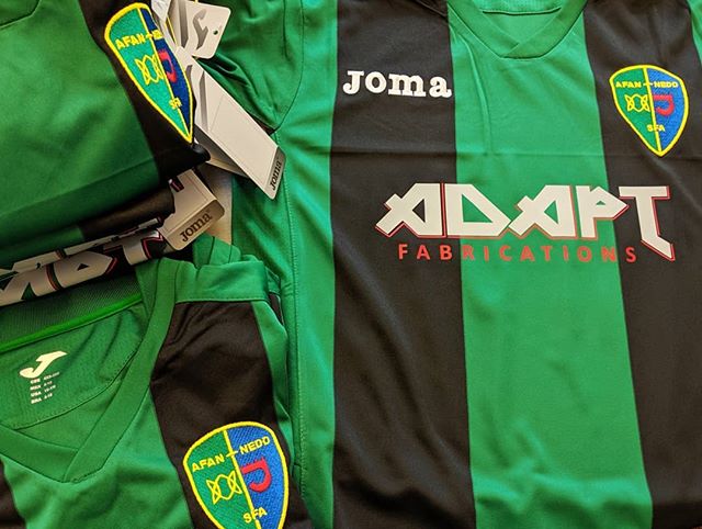 Joma's new range of football kits! Great to see them used for the Afan Nedd juniors. All branded with embroidery, sponsor and name/number back prints

#printedtshirt #printedclothing #graphicdesign #graphicshop #footballkits #footballclub #football #