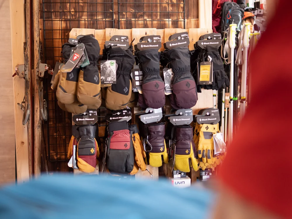 Einblick in den Sportshop von Ski & Sport Krakau