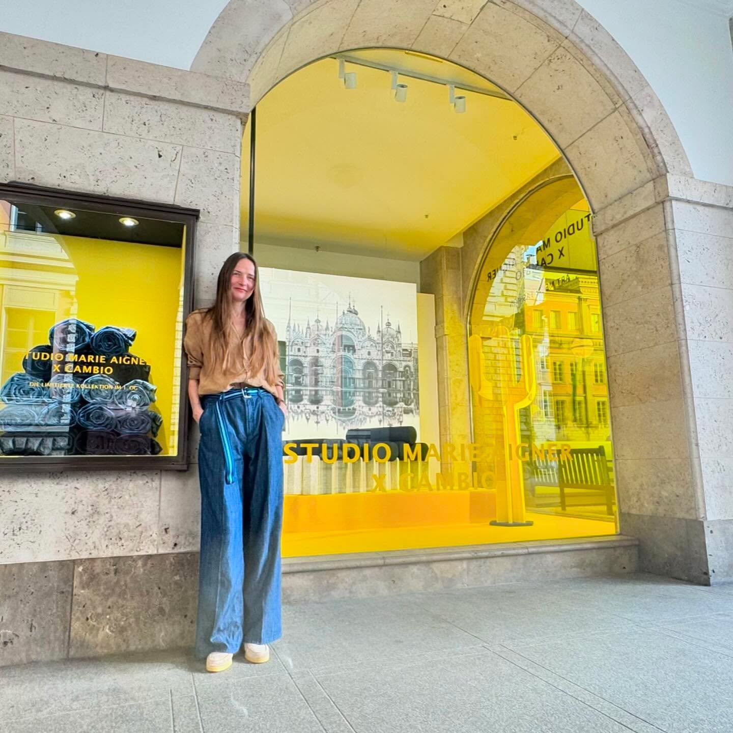 Thank you very much @lodenfrey for bringing this collaboration with @cambio__official to life, as your store window was a beautiful stage for my work # Loden Frey #Cambio #acoustics #sound absorbing #recycledmaterials #interiordesign #design #fashion