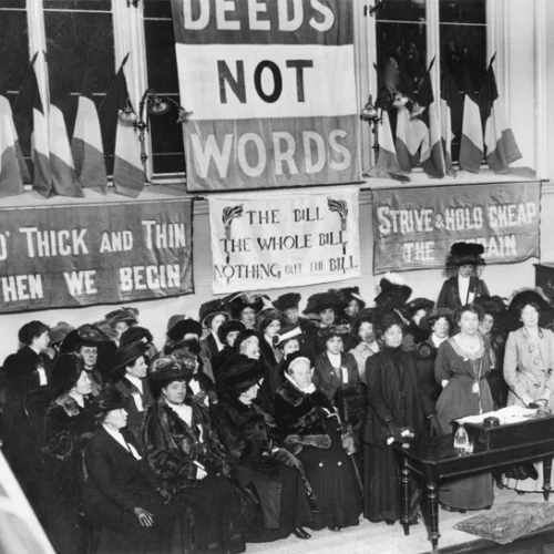 Suffragettes,_England,_1908.jpg
