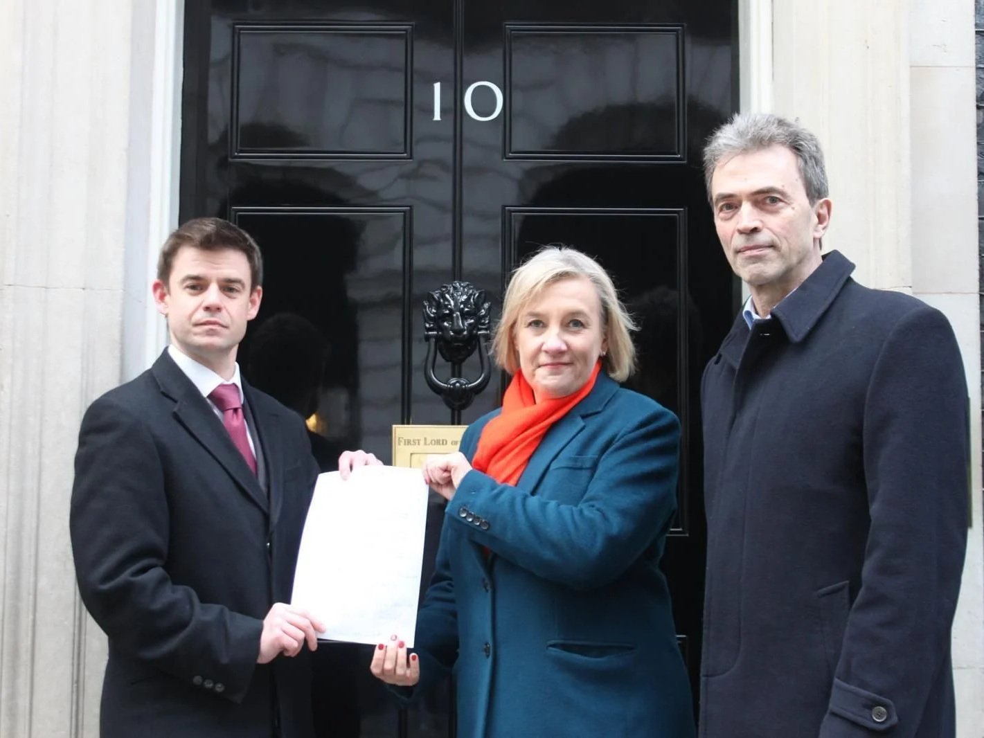 Hand in to No 10