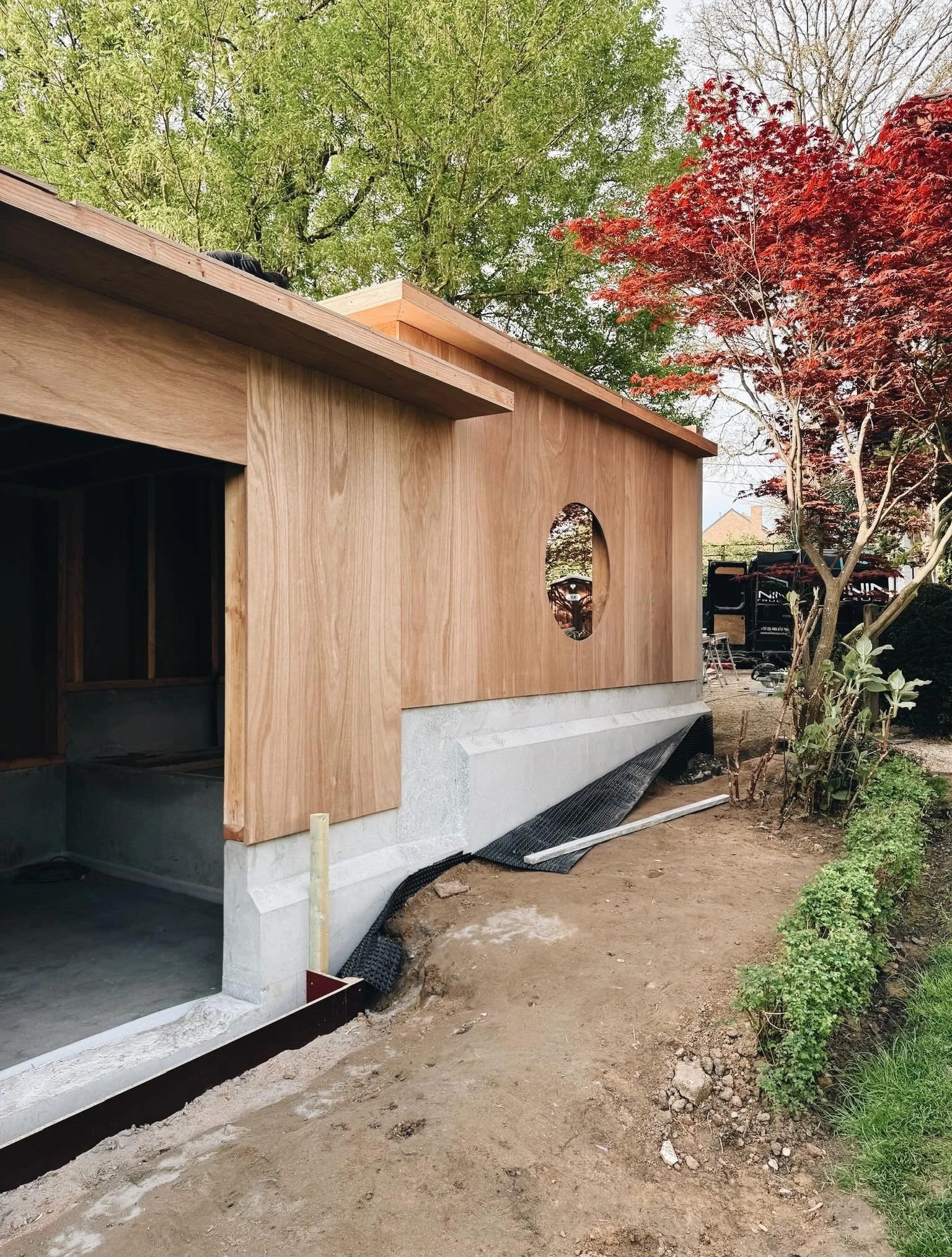 Wood, light and Japanese influences.