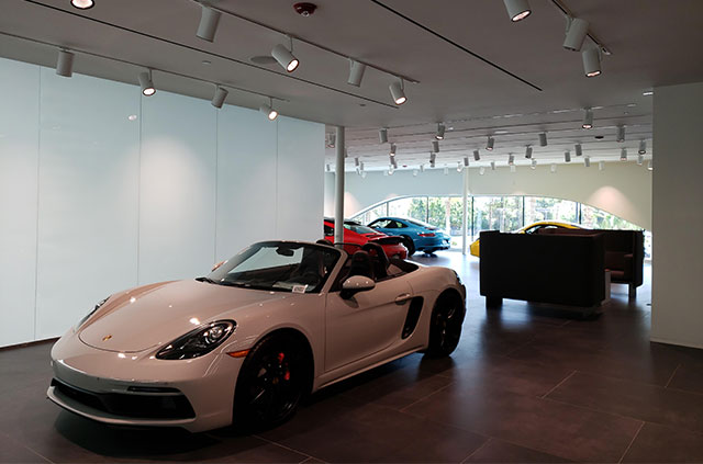 Porsche_3.jpg