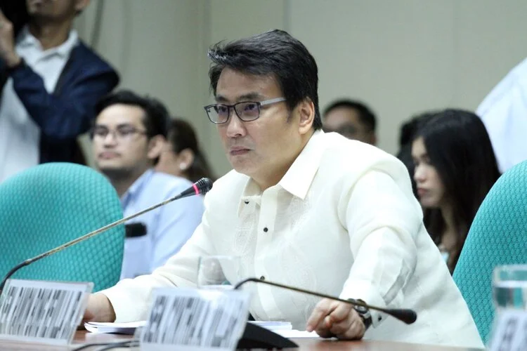 Gov't officials to be automatically promoted upon retirement - Revilla