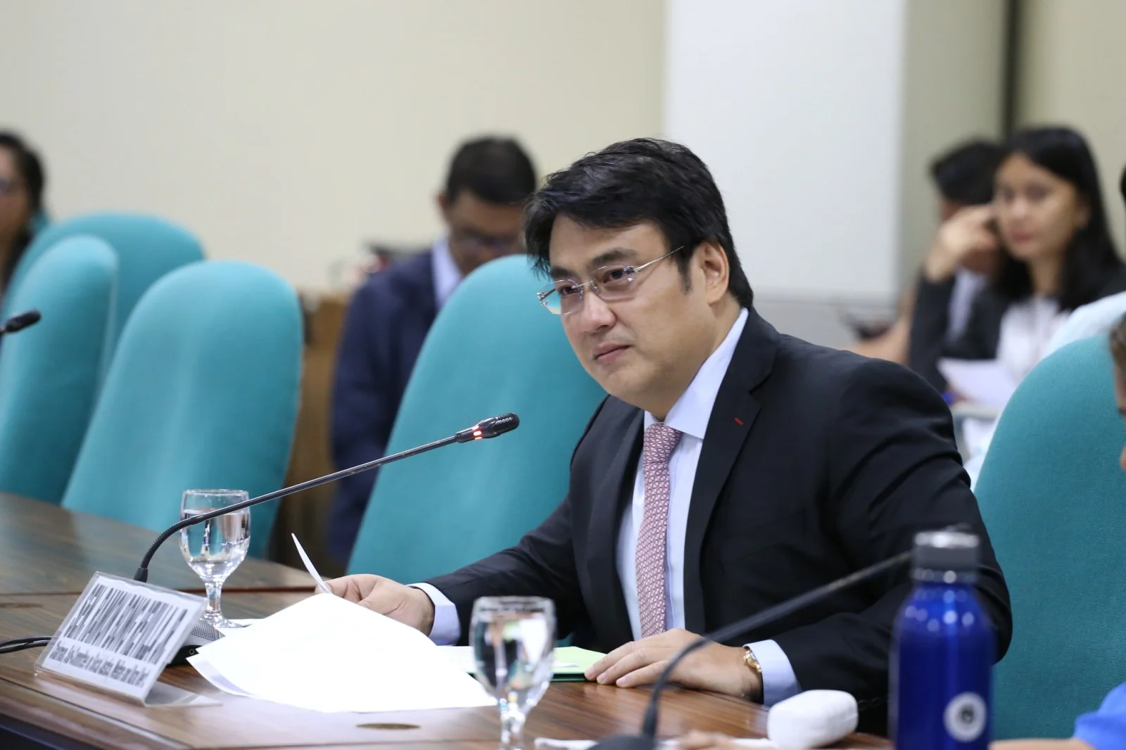 SEN. REVILLA CALLS FOR INQUIRY ON FLOOD CONTROL PLANS; SEEKS MORE RESPONSIVE ACTION
