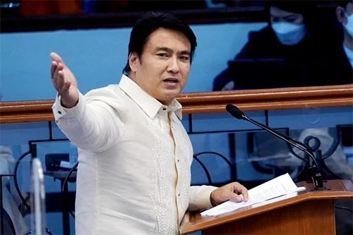 Revilla sinuportahan si Estrada hinggil sa pagtatanggol sa pelikulang Pilipino: