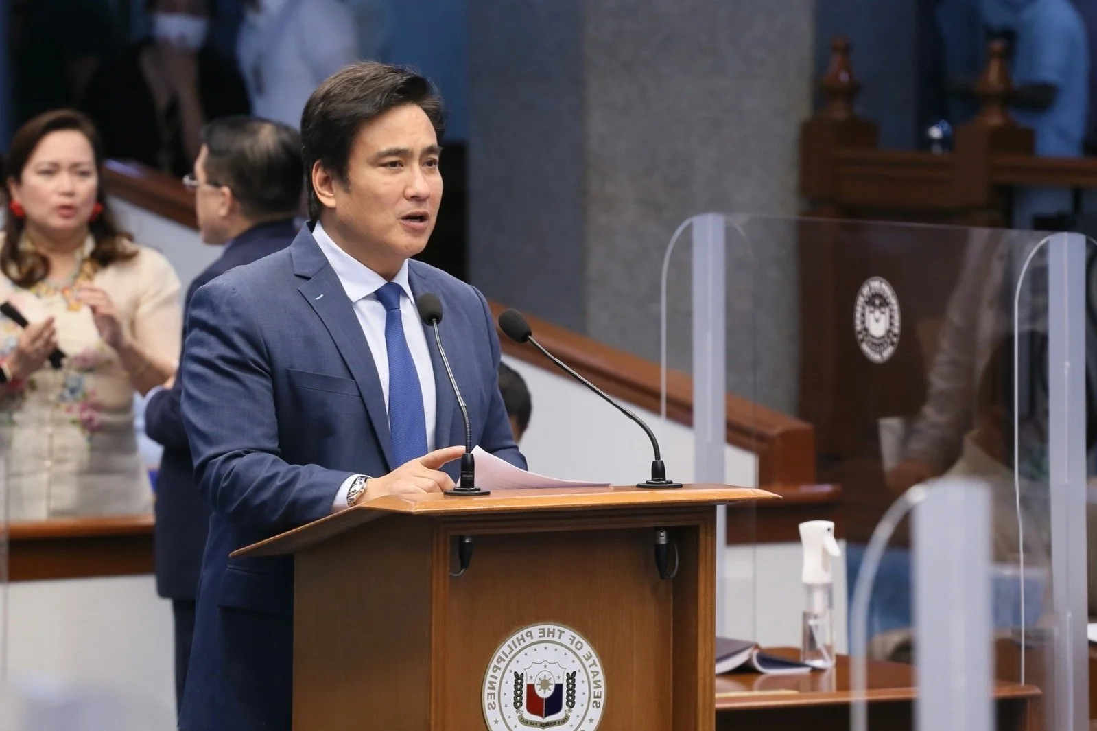 REVILLA: TIME TO REVIEW PAY RAISE FOR GOVERNMENT WORKERS 