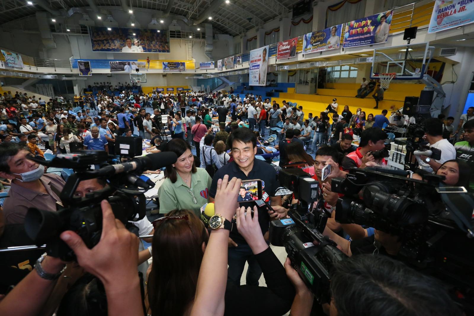DONORS DUMAGSA SA BIRTHDAY BLOODLETTING PROGRAM NI SEN. BONG