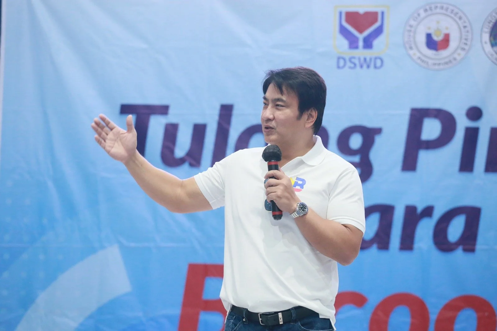 REVILLA UMAGAPAY SA MGA BIKTIMA NG SUNOG SA BACOOR